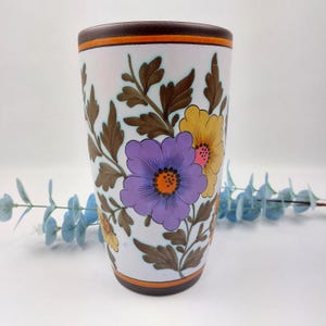 Flora Gouda Plateel Vase – Vintage Hand-Painted Dutch Ceramic, Floral Design (1945-1979)