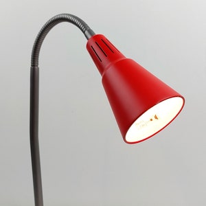 Rote vintage Ikea Kvart Schreibtischlampe Marianne und Knut Haberg
