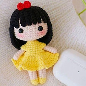 Wzór na lalkę szydełkową Wzór na lalkę amigurumi, żółta sukienka, PDF angielski