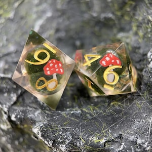Mushrooms and Moss - Dice Set. Dungeons and dragons, D&D Dice set, Dice Set for Dungeons and Dragons. D20 TTRPG Dice