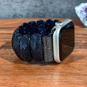 Correa de Apple Watch con gema de arena azul, correa de reloj hecha a mano con cuentas, pulsera de piedra natural