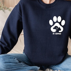 Custom Veterinary Sweatshirt, Personalized Veterinarian Sweater, Veterinary Technician Sweatshirt, Vet Tech Gift, Vet Tech Graduation Gift