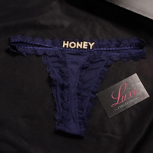 Personalisierter Name Tanga, Benutzerdefinierter Name Spitze Tanga, Benutzerdefinierter Name Tanga, Benutzerdefinierter Tanga Bild 12