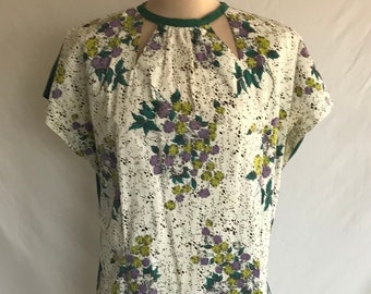 1940s Floral Cotton Blouse: Keyhole Neck Pin Up Top