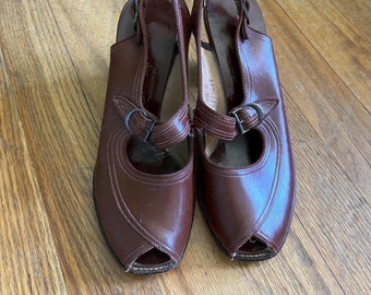 1940s Brown Leather Peep Toe Heels: Vintage Mary Jane Pumps, Size 5