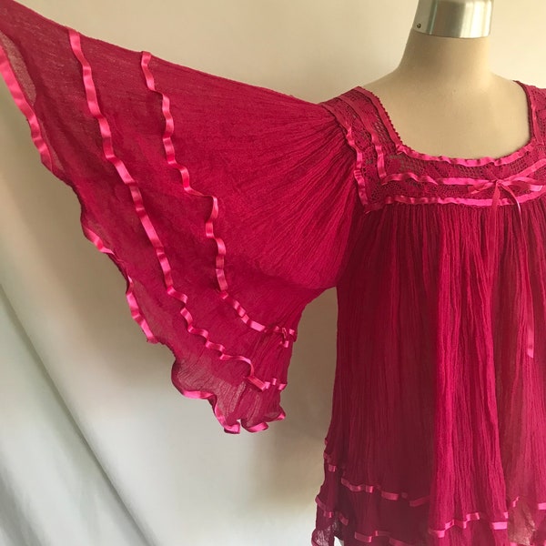 1970s MAGENTA Cotton Gauze Flowy Lace Peasant Top -Summer Top -Hippie Cotton Top -Bell Sleeve Top -Mexican Souvenir Top -Size M -Square Neck