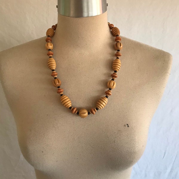 1960s Honey Colored Wood Beaded Necklace