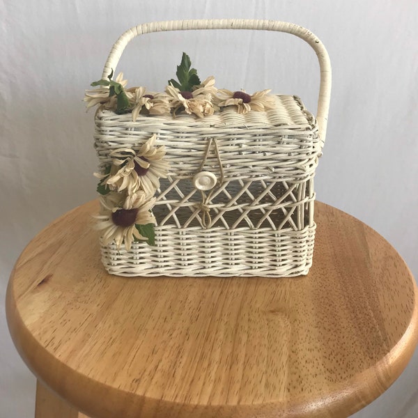 1950s White Wicker Basket Purse with Daisies - Box Purse - Novelty Purse - Rockabilly Purse - Novelty Handbag -Top Handle Bag -Pin Up Purse