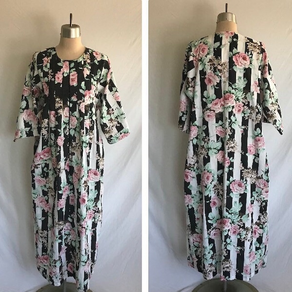 1990s Y2K Striped Floral Housedress Housecoat with Pockets -Cottagecore Dress-Black and White Stripe-Zip Front Housedress-Kaftan