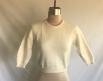 1950s ANGORA Cropped Raglan Pullover - Pin Up Sweater - Sweater Girl - Rockabilly Sweater - XS - Scoop Neck - French Angora - 1940s Sweater