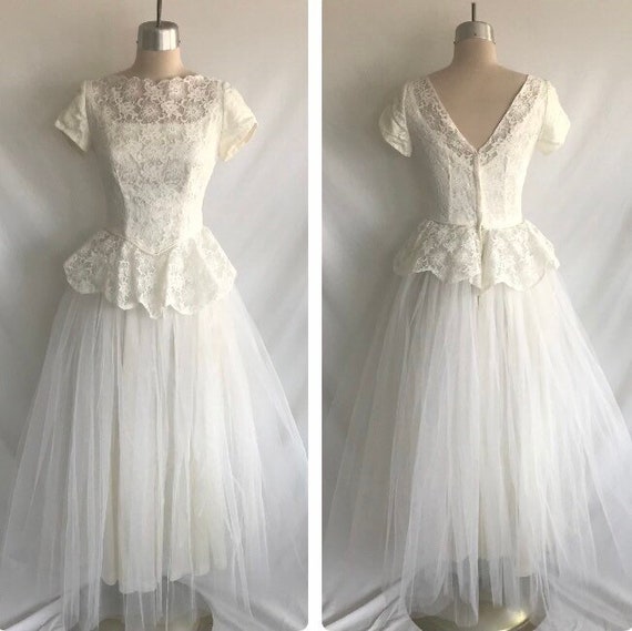 1950s Tulle and Lace Scalloped Peplum Wedding Gow… - image 1