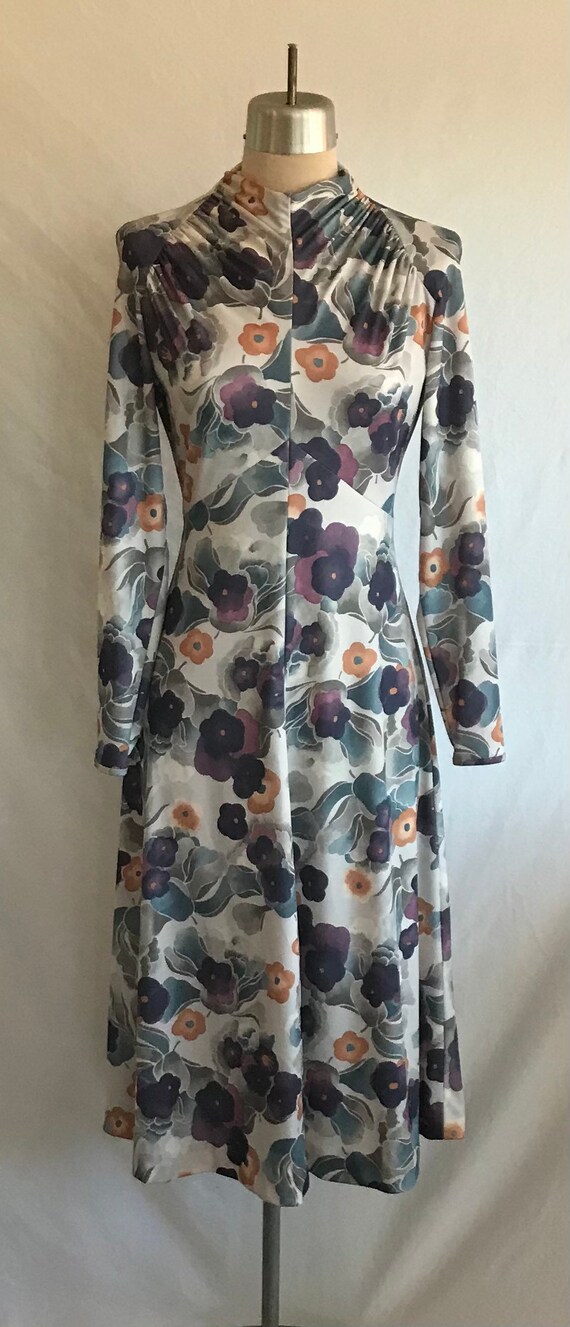 1970s Floral Knit Mock Neck Raglan Sleeve Dress -… - image 3