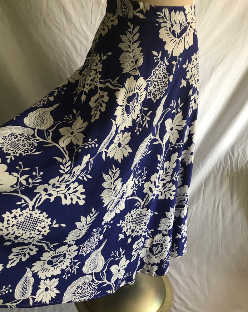 1990s Does 1940s Rayon Royal Blue and White Bold Floral Semi | Etsy