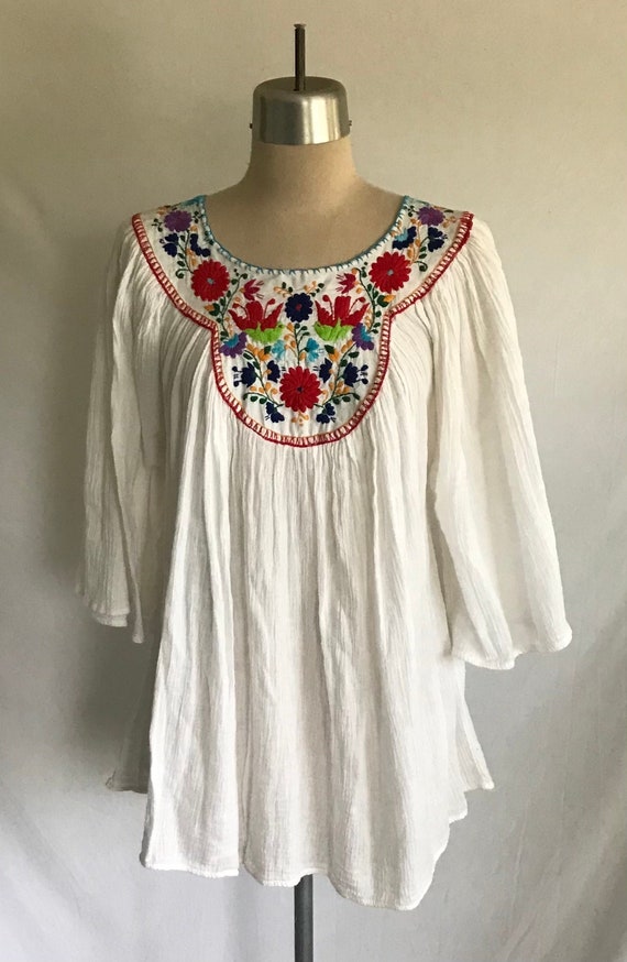 Hand embroidered gauze Gem