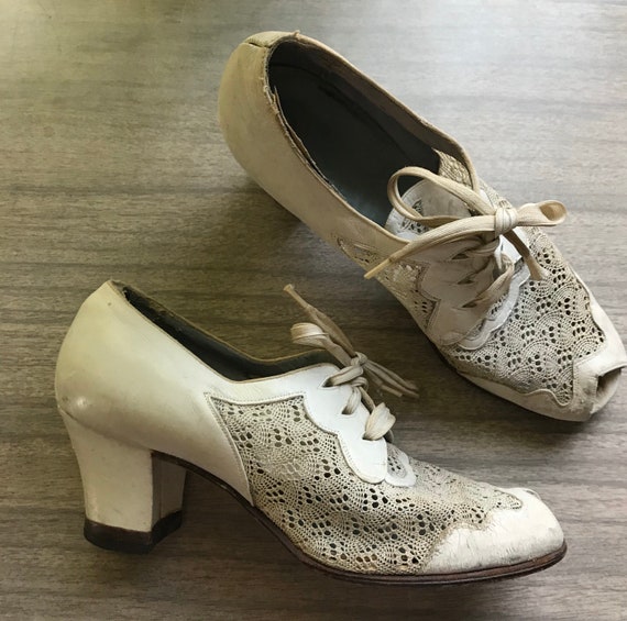 Unique 1930s 1940s White Mesh and Leather Peep Toe