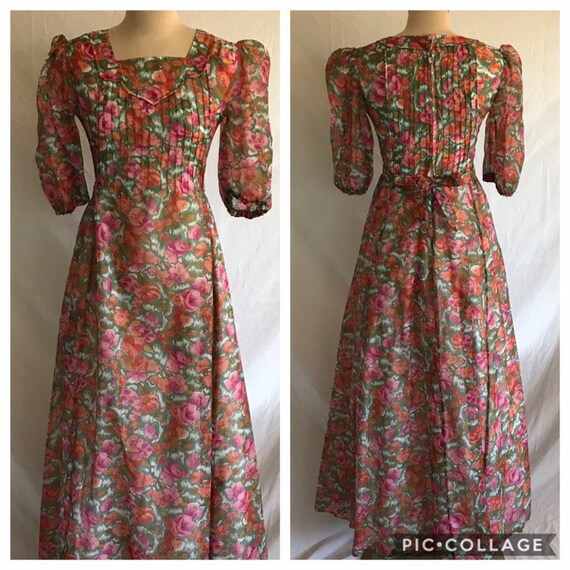 1970s Deco Style Poppy Romantic Puff Sleeve Square