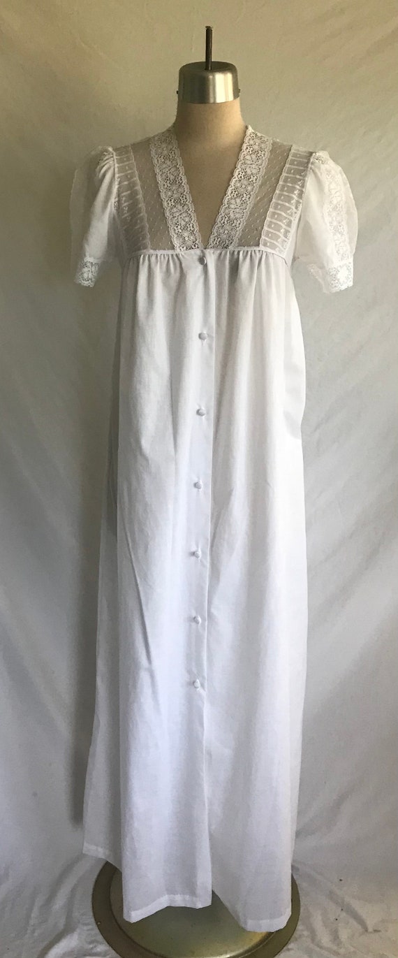 1970s Lace and Cotton Robe with Pockets - Lightwe… - image 3