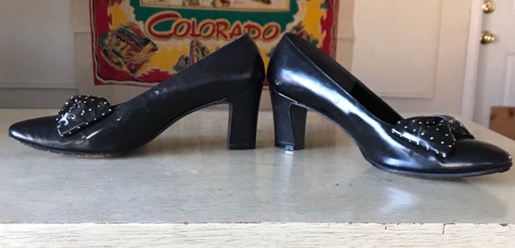 1960s Black Patent Leather BOW Pumps By Herbert L… - image 3