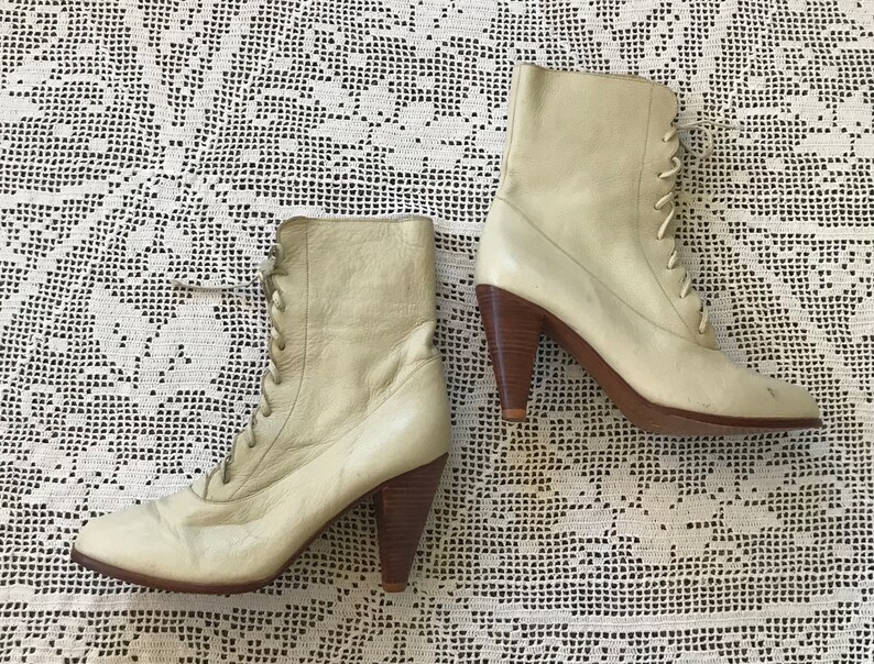 1980s Does Victorian Leather Scalloped Boot High Heel Boots - Etsy