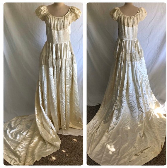 Beautiful 1940s Cream Satin and Lace Peasant Style