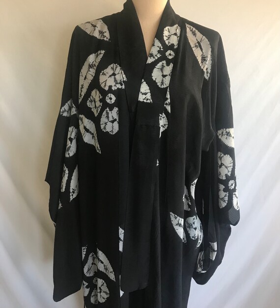 1950s Black and White Tie Dyed Flower Kimono Robe - Spider Web 