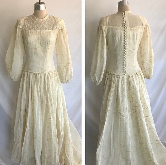 1940s Ivory Beaded Long Sleeve Wedding Dress - Vi… - image 1