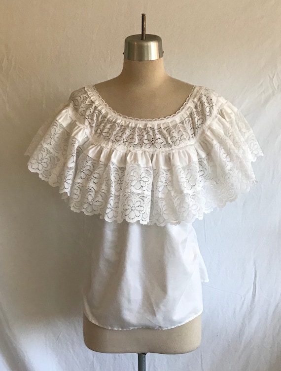 1940s 1950s Style White Lace Ruffled Peasant Style
