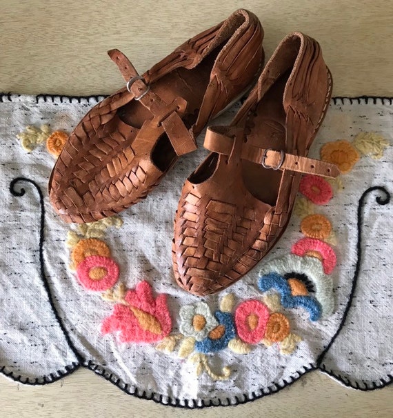Cute 1950's Leather Huarache Mary Jane Sandals