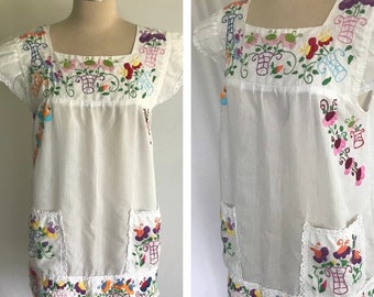 1970s Hand Embroidered Mexican Pinafore Top w Pockets - Top with Pockets - Boho Top -Hippie Top -Embroidered Blouse -Summer Top -Square Neck