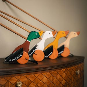 Push Pull Stick Ente aus Holz