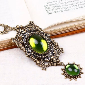 Green Renaissance Necklace, Olive Victorian Pendant, Medieval Jewelry, Medieval Necklace, Tudor Costume, Ren Faire Wedding, N2