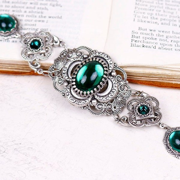 Emerald Green Renaissance Bracelet, Medieval Jewelry, Ren Faire Wedding, Victorian Jewelry, Victorian Bracelet, Quatrefoil, B1