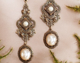 Cream Pearl Renaissance Earrings, Medieval Jewelry, Handfasting, Garb, Tudor, Ren Faire Wedding, Bridal Jewelry, Bridesmaid, Avalon, E16