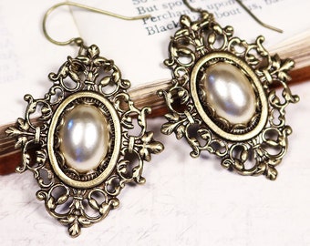 French Filigree Earrings, Cream Pearl, Victorian Drop Earrings, Bridal Chandeliers, Renaissance Costume Jewelry, Ren Faire Wedding, E17