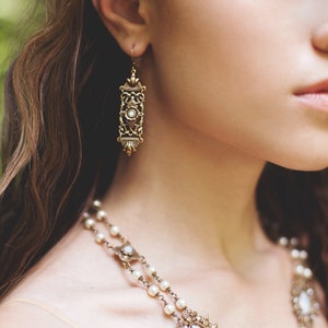 Boucles d'oreilles en filigrane français, cristal vert fougère, boucles d'oreilles de mariée victoriennes violettes, bijoux de mariée, mariage Ren Faire, E21 image 2