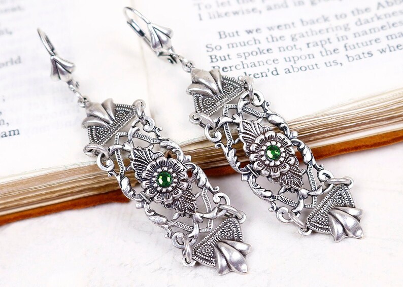 Boucles d'oreilles en filigrane français, cristal vert fougère, boucles d'oreilles de mariée victoriennes violettes, bijoux de mariée, mariage Ren Faire, E21 image 1