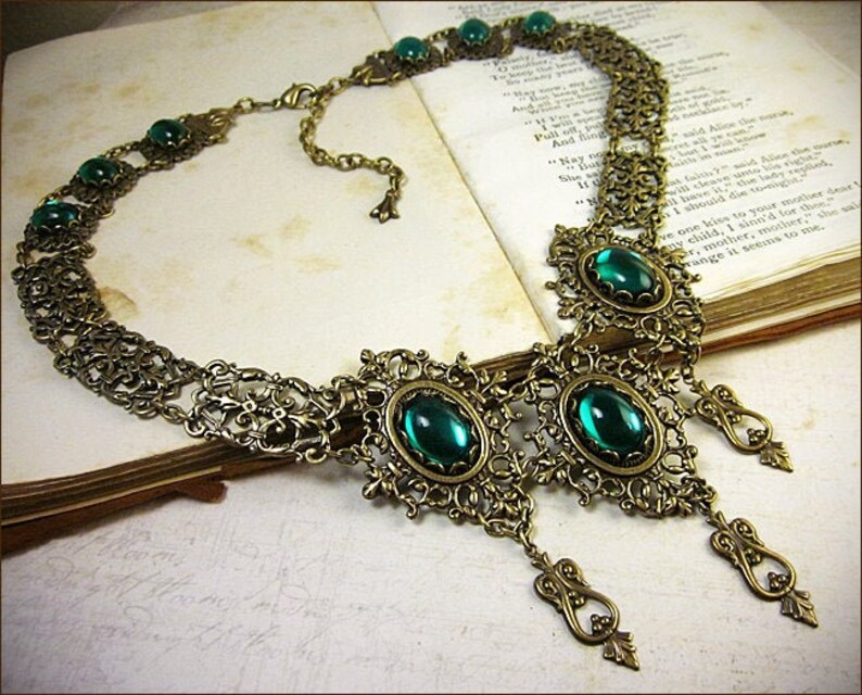 Emerald Necklace Renaissance Jewelry Medieval Necklace Etsy