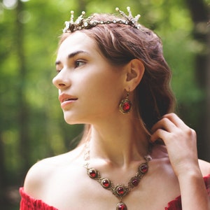 Medieval Ruby Earrings, Red Jewelry, Victorian Earrings, SCA Garb, Renaissance Wedding, Medieval, Handfasting, Bridal, Bridesmaid Gift, E25