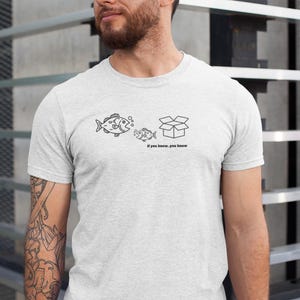 Camiseta unissex gráfica retrô, caixa de papelão Big Fish Little Fish, referência rave, camiseta engraçada, blusa hipster vintage, presente inovador, masculino