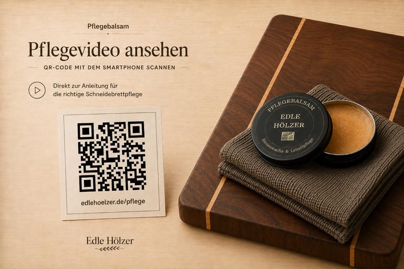 Pflegewachs wird mit einem Tuch auf Holz aufgetragen, Anwendung für Küchenholz und Schneidebrett