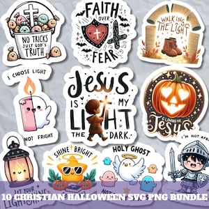 Könnte beinhalten: Eine Sammlung von zehn christlichen Halloween-SVG- und PNG-Aufklebern. Designs umfassen einen Kürbis mit Kreuz, eine Kerze mit Geist und einen Ritter. Texte beinhalten "Jesus ist mein Licht" und "Glaube über Angst."