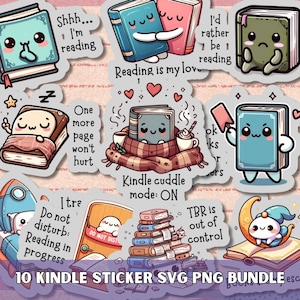Puede incluir: Un conjunto de 10 diseños de pegatinas Kindle. Las pegatinas presentan libros de estilo caricatura con diversas expresiones y frases como "Reading is my love" y "Kindle cuddle mode: ON". La paleta de colores incluye azules, rosas y marrones.