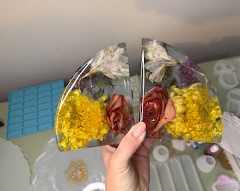 Custom Dried Flower Resin Bookends: Preserved Wedding Bouquet, Shelf Decor