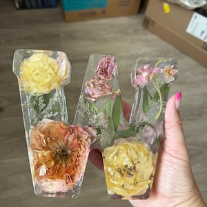 Custom 7 Inch Resin Letter with YOUR Dried Flowers | Personalized Initial | Shelf Decor |Housewarming | Birthday | Flower Preservation |Gift