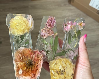 Custom 7 Inch Resin Letter with YOUR Dried Flowers | Personalized Initial | Shelf Decor |Housewarming | Birthday | Flower Preservation |Gift