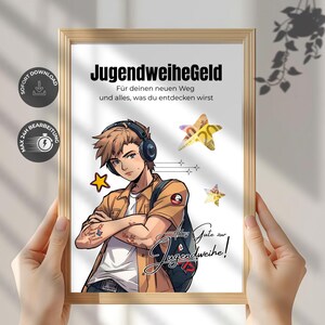 Op de afbeelding: Een ingelijste print met een anime-stijl illustratie van een persoon met een koptelefoon en een rugzak. De print bevat Duitse tekst, waaronder "JugendweiheGeld" en "Alles Gute zur Jugendweihe!" samen met stervormige geldontwerpen.
