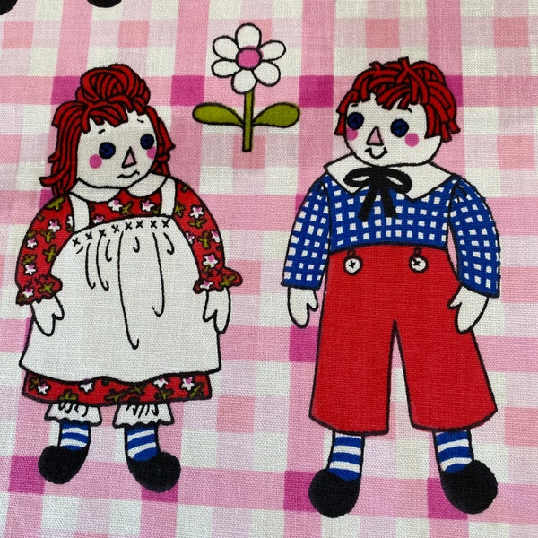 Tessuto vintage Raggedy Ann e Andy degli anni '60, tessuto vintage Raggedy Ann, tessuto rosa e bianco, tessuto per bambini, tessuto grafico giovanile