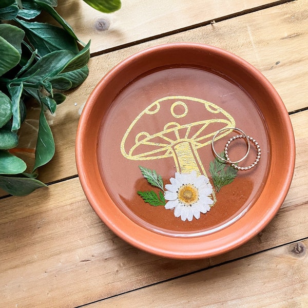 Mushroom jewelry tray, Nature lover gift, Ring dish, Birthday gift for best friend, Cottagecore decor, Mushroom decor, Gifts for mom