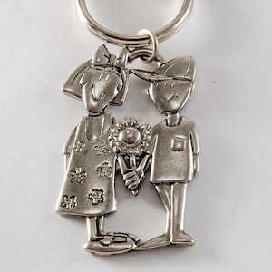 VTG Key Chain Signed Image Couple Love Boy Girl Flower Silver Tone Metal Key Fob KeyChain