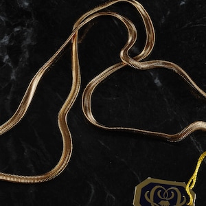 Vintage Necklace Cristalina Gold Tone Metal 28&quot; Herring Bone Chain Toggle Clasp Jewelry Accessory A